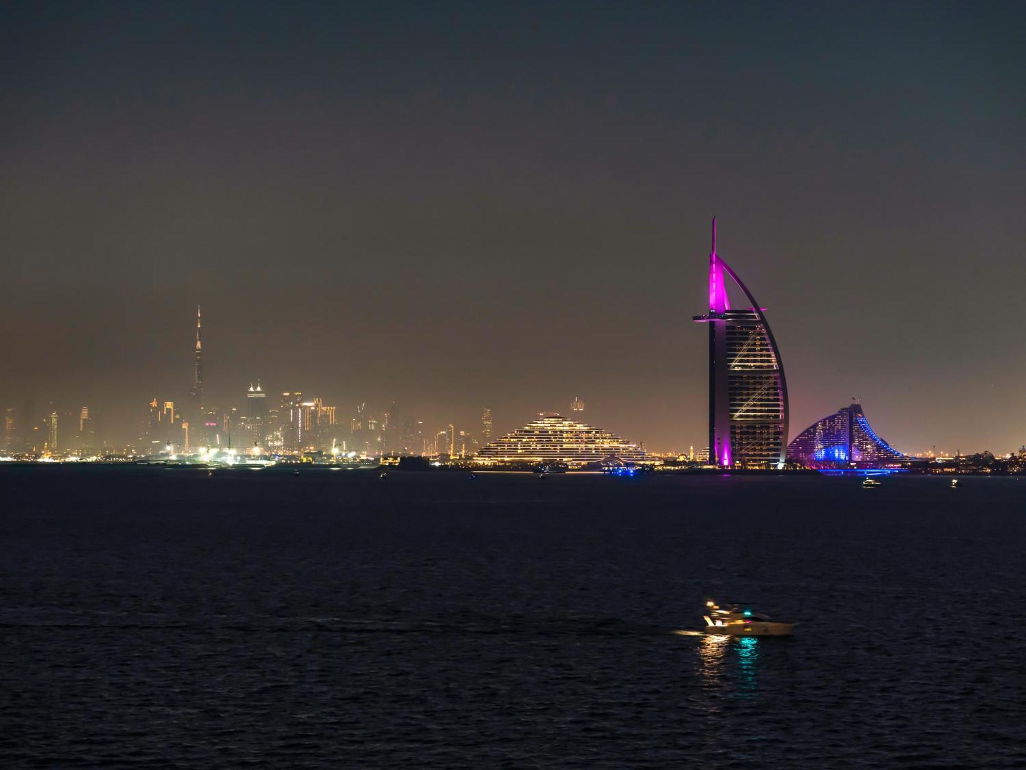 Luxury In Anantara With Stunning Burj Alarab & Sea Views Апартаменти *